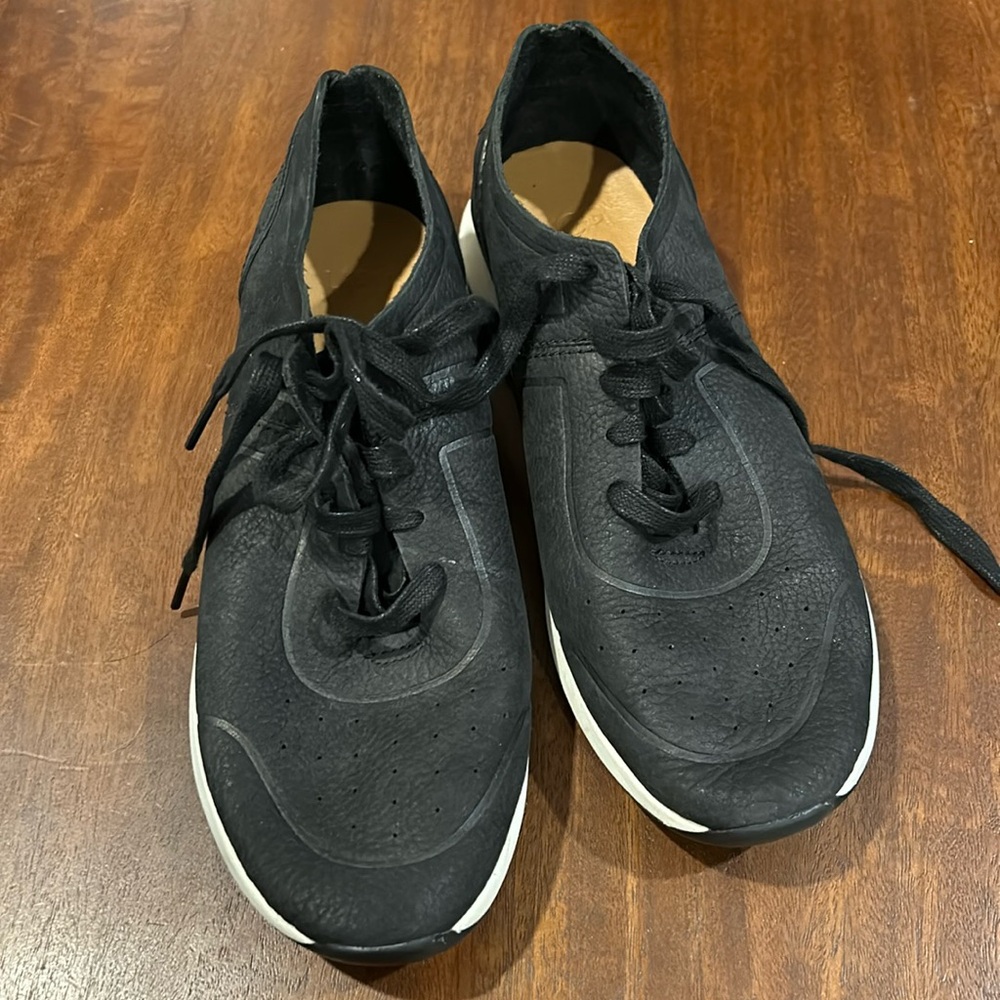 UGGS Sneakers